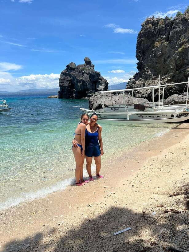 Dumaguete Apo Island Snorkel with turtle Tour - Lunch on Apo Island: why it is part of the value