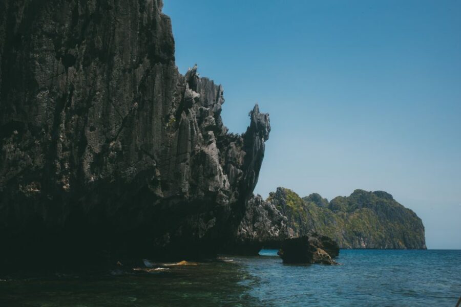 El Nido: Full-Day Premium Island Hopping Catamaran Cruise - Cadlao Lagoon and Helicopter Island: photo moments and easy water time