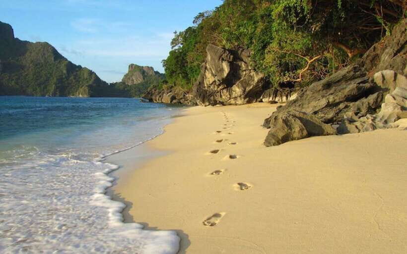 El Nido: Hidden Beaches and Lagoons Boat Hopping Tour D - Why Tour D feels calmer in the middle of busy El Nido days