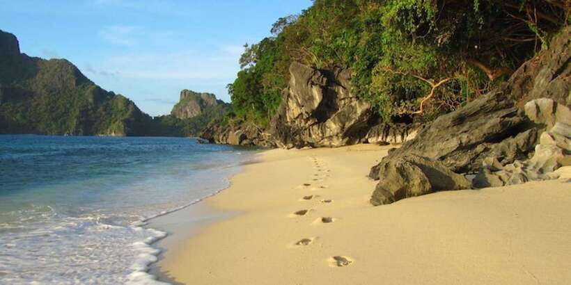 El Nido: Hidden Beaches and Lagoons Boat Hopping Tour D - Bukal Island: the final stretch and a weather wildcard