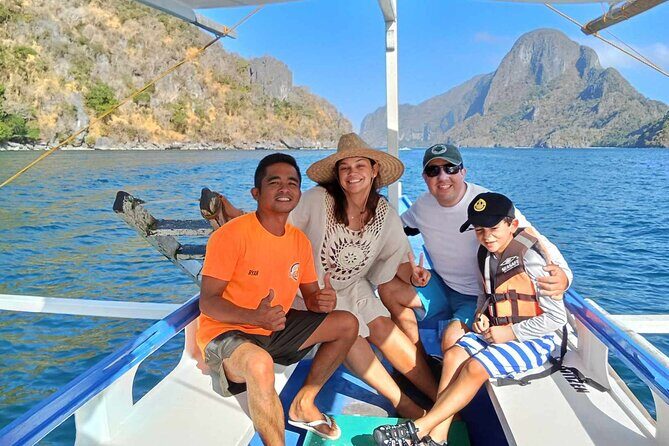 El Nido Highlights Tour w/ Island Lunch - Seven Commandos Beach: white sand, turquoise water, and an easy break