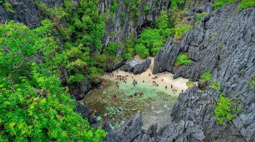 El Nido: Island Hopping and Snorkeling Private Boat Tour C - Talisay Beach and Star Beach: useful breaks with big photo energy