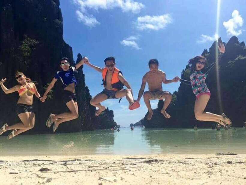 El Nido: Island Hopping Tour A Lagoons and Beaches - Bacuit Bay Island Hopping: The Value of Doing It All in One Day