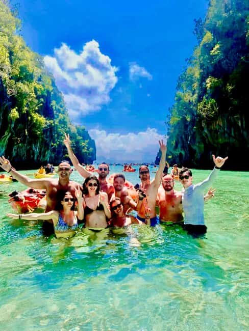 El Nido: Island Hopping Tour A with Kayaking on Big Lagoon - Seven Commandos Beach: powdery sand and a guided start