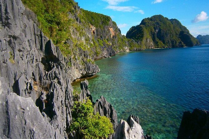 El Nido Island Hopping Tour A with Lunch - Seven Commando Beach: Limestone Views and an Hour to Breathe
