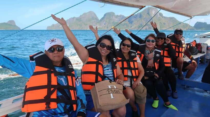 El Nido: Island Hopping TOUR A with Lunch, Transfer & EDTF - Lunch and day comfort: small details you can control