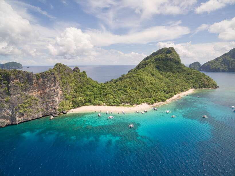El Nido Island Hopping Tour C: Hidden Beaches & Shrine - Getting to Marber’s Beach Club and onto the boat