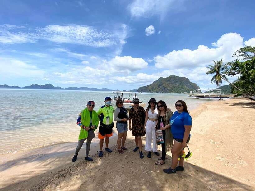 El Nido: Island Hopping Tour C with Lunch EDTF included - Lunch break: included food, plus the one thing to manage