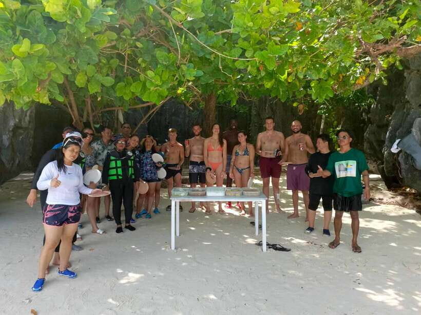 El Nido Island Tour A - Big Lagoon: the main photo spot and the kayaking add-on