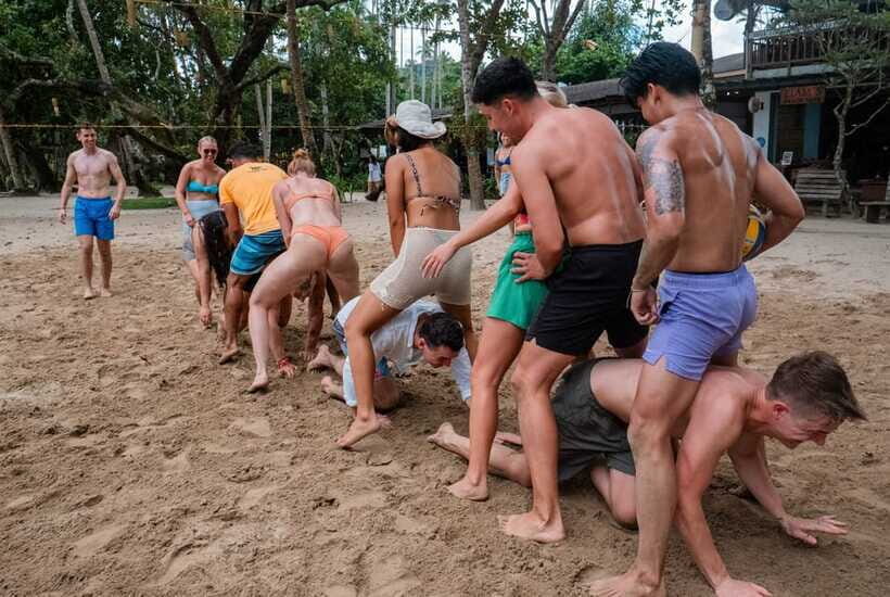 El Nido: Jeepney Adventure Tour with Lunch - Lunch at the farm: boodle fight style that actually feels cultural