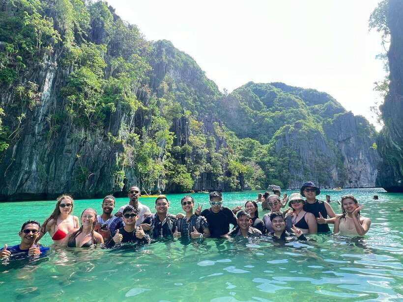 EL NIDO: Private Island Hopping Tour C w/BUFFET LUNCH - Helicopter Island: the first snorkel stop and why the shape matters