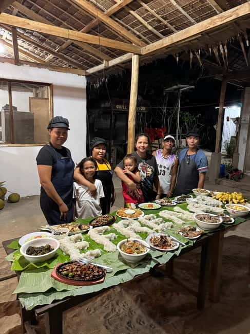 El Nido, Sibaltan: Family Dinner, Bonfire and Karaoke - 6:30 greeting and a beachfront table at 7:00