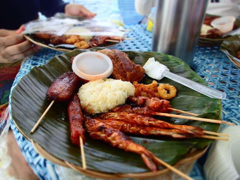 From Cebu: Island Hopping to 3 islands with BBQ lunch - BBQ lunch on the boat: what’s included and why it’s a good deal