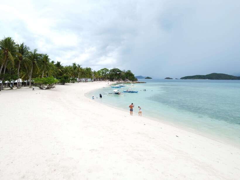 From Coron Town: Beaches and Islands Boat Tour with Lunch - What the tour includes (and why it’s good value)