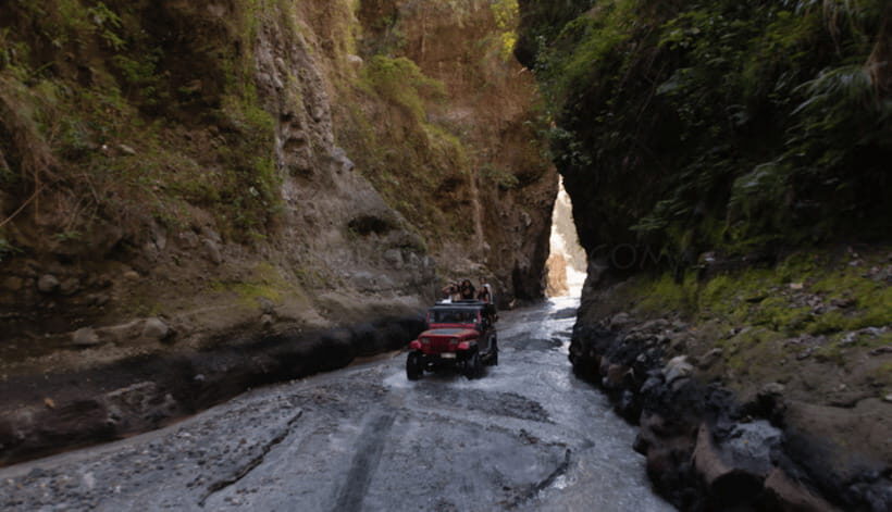 From Manila: Puning Hot Spring Day Trip - The short hike to the stations: plan for your feet