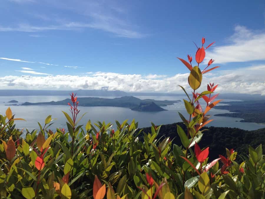 From Manila: Taal Volcano and Lake Boat Sightseeing Tour - Tagaytay City Picnic Groove: Admission Included for a View Break