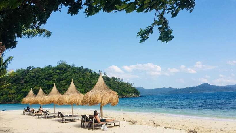From Puerto Princesa: Port Barton & Island Hopping Day Trip - Starfish Island: Photos at the Shore and a BBQ Break