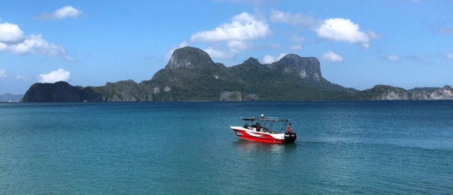 Half-Day Seasation Premium Speedboat Group Island Hopping - Cadlao Lagoon, Helicopter Island, and Small Lagoon: when the water changes color