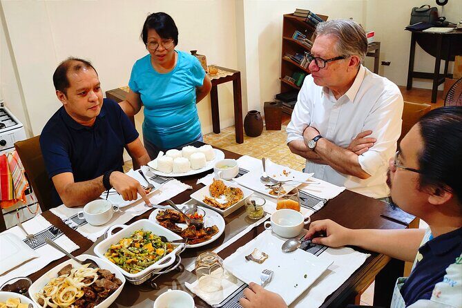 Home Cooked Meal with a Filipino Grandma - What a Filipino grandma-style lunch really gives you