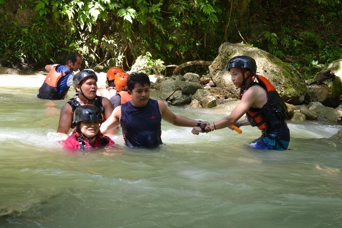 Kawasan Canyoneering Adventure Package from Cebu - Small Group Energy: What “10 Travelers Max” Changes
