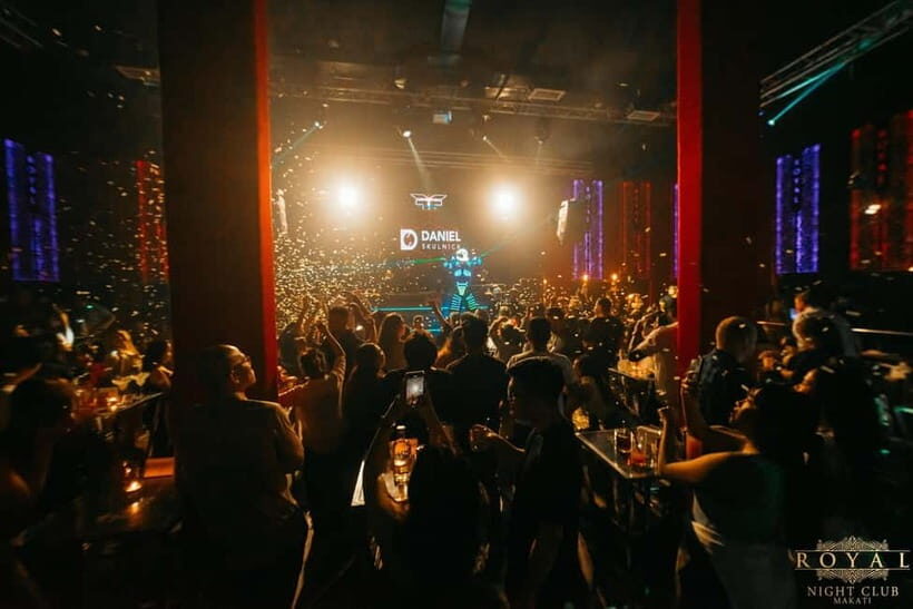 Makati: Music Clubs, Rooftops, & Go Go Bars with VIP Access - Octopus show: a funny, unexpected highlight (11:30 PM to 12:30 AM)