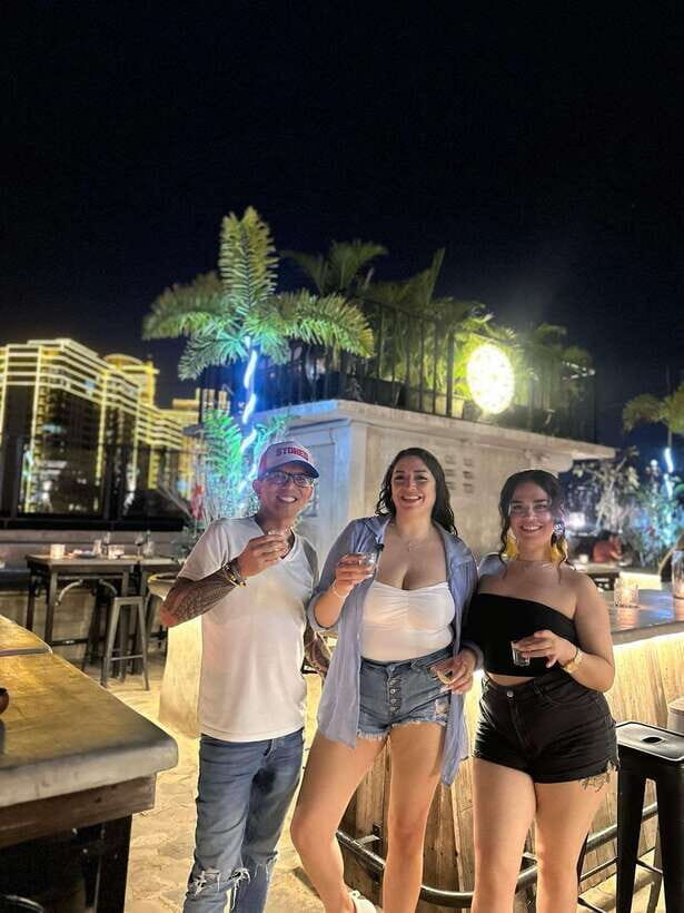 Makati: Rooftop Bar Hopping Tour with Venus - What you get vs. what you pay for