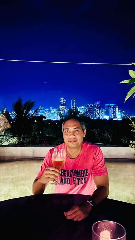 Makati Rooftop Barhopping with Local Guide - Meeting at City Garden Grand Hotel and how the night stays organized