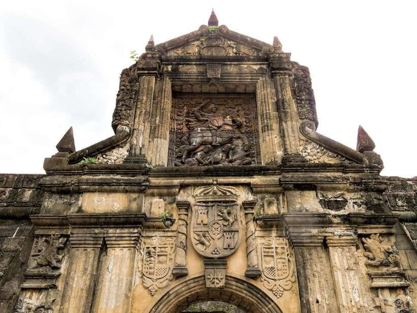 Manila: Filipino Historic Walking Tour in Intramuros - WWII Memory at Memorare Manila 1945, Then the Cathedral Stop