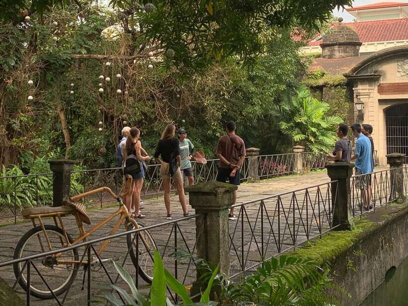 Manila: Guided Sunset Bamboo Bike Tour in Intramuros - Casa Manila: the context stop that makes the rest click