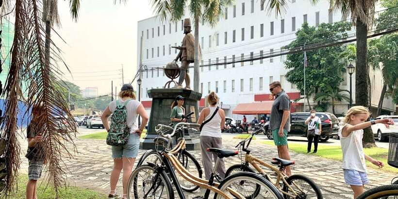 Manila: Guided Sunset Bamboo Bike Tour in Intramuros - Local bar break and a café dessert: practical fuel