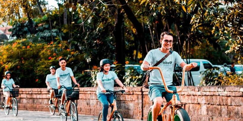 Manila: Guided Sunset Bamboo Bike Tour in Intramuros - Manila Cathedral and Fort Santiago: the headliners