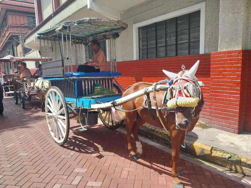 Manila: Intramuros and Chinatown Food Tour with Food Samples - Tuktuk Crossing to Binondo: Old Streets, Fast Break