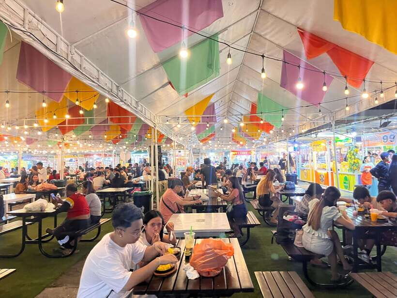 Manila Night Market with Local Guide - Photos, group size, and the rooftop bar finish
