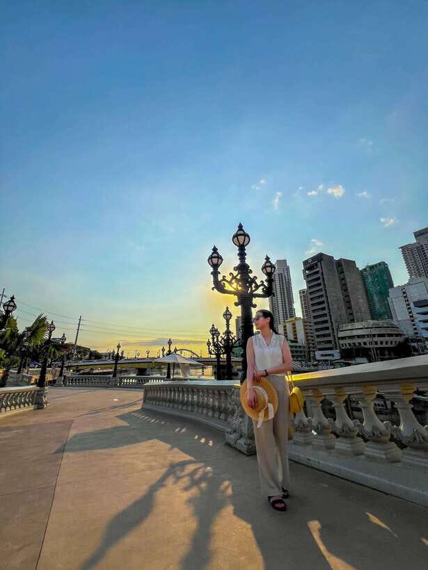 Manila One-on-One Walking Tour with Mobile Photography - What to Pack (and What to Skip)