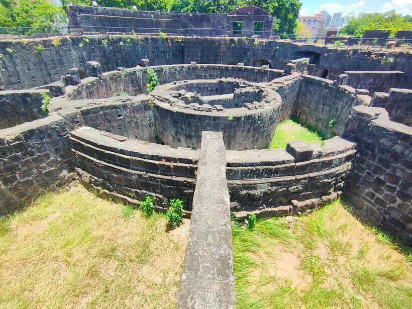 Manila: Rich History of Intramuros Private Tour - Baluarte de San Diego: the views and the fort-life context