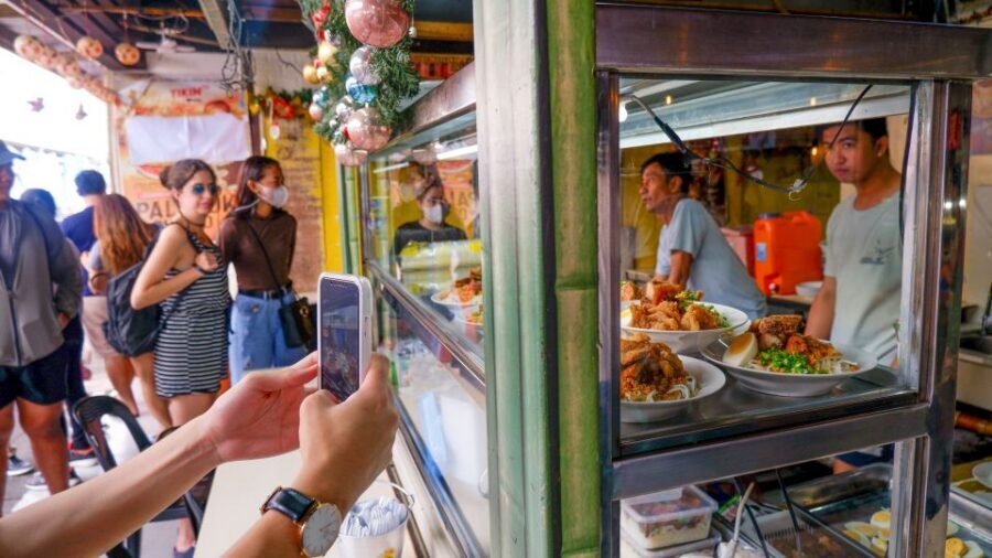 Manila: Sightseeing and Food Walking Tour with Tastings - Should you book this Walk, Eat & Explore Manila tour?