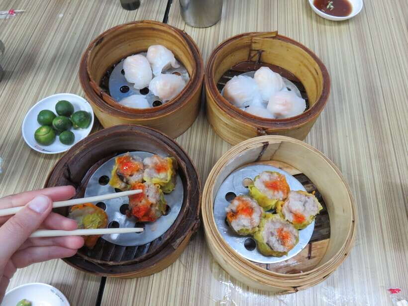 Manila: Sightseeing and Food Walking Tour with Tastings - Binondo Chinatown: street-food tastings with real cultural mix