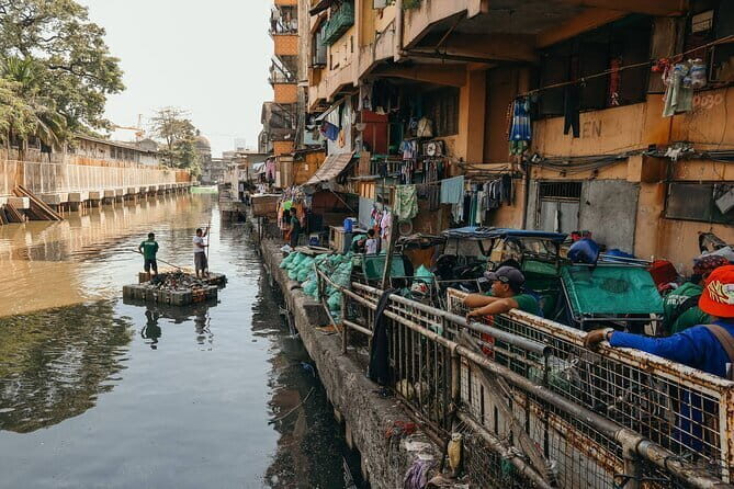 Manila Social and Political Walk - Rockwell Center: where the city sells comfort (and who it’s for)