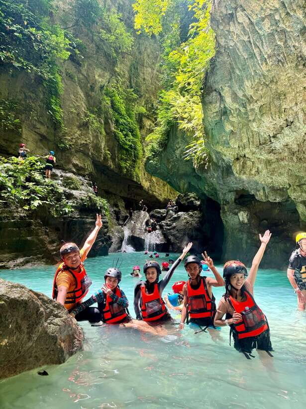 Moalboal: Kawasan Canyoneering with Lunch & Free Transfers - Kawasan Canyoneering: 3–4 Hours of River Trekking, Pools, and Jumps
