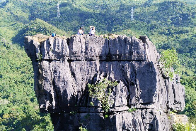 Nagpatong Rock Day hike + Tungtong Falls(with transfers**) 2023 - Nagpatong Rock + Tungtong Falls: a tough-but-worth-it Rizal escape