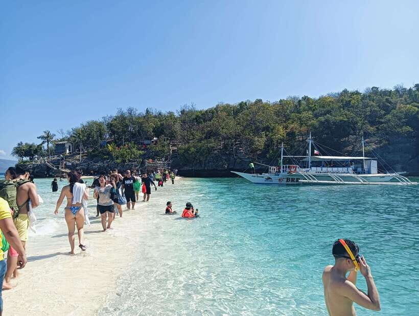 Oslob: Whaleshark Watching, Tumalog Falls & Sumilon Island - Snorkeling Gear, Shoes, and Photo Time: Making the Most of Your Water Moment
