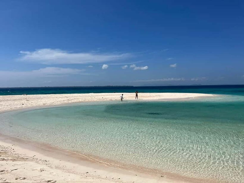 PALAWAN: Balabac Island Hopping with Full board Meals - The Island-Hopping Lineup: Onok to Mansalangan (and the Lighthouse at Sunset)