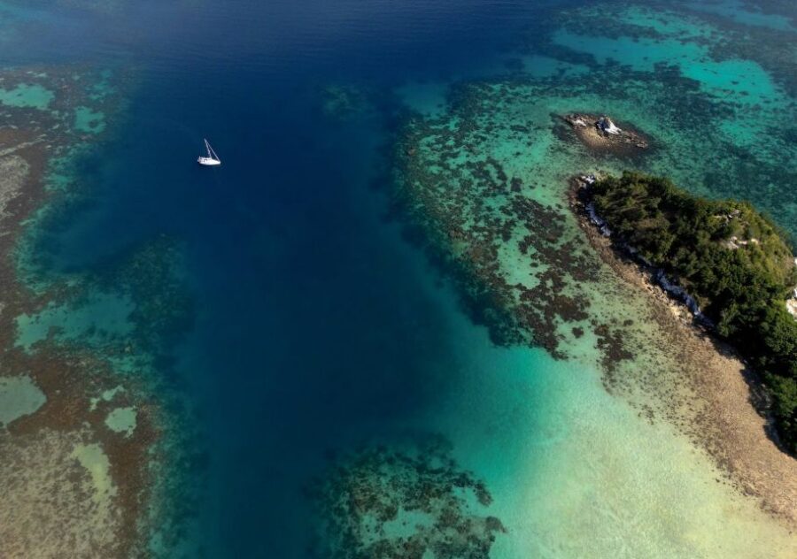 Palawan: Private Sailing Yacht Cruise in El Nido - The return across Bacuit Bay and sunset on board at 6 PM