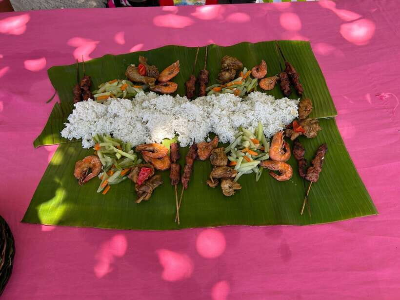 Pamilacan island: Dolphins, snorkel, lunch and walking tour - Lunch by the Seaside: Boholano Food Served in Sand-and-Sea Mode
