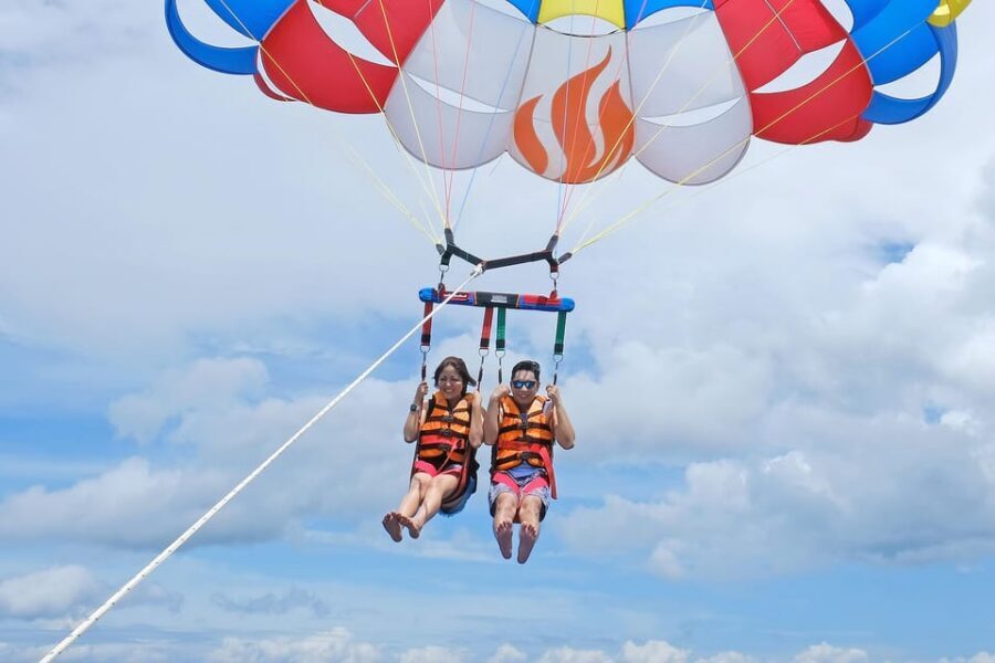 Panglao: Solo or Tandem Parasailing Experience near Alona - FAQ