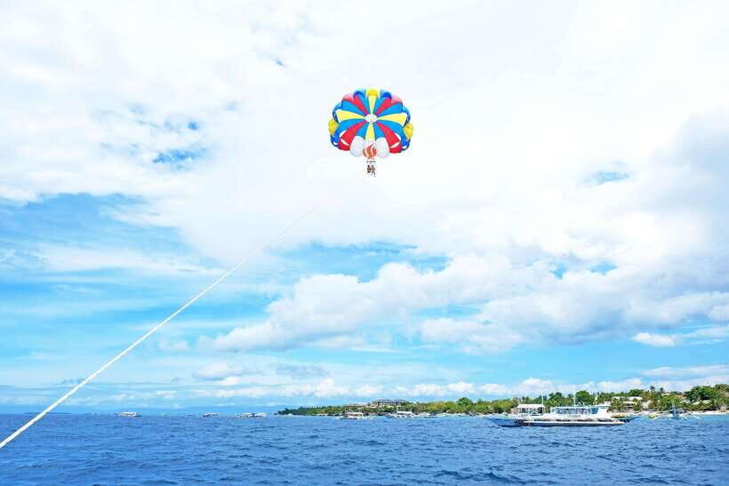 Panglao: Solo or Tandem Parasailing Experience near Alona - Solo vs Tandem: Choosing the Right Ride for Your Group