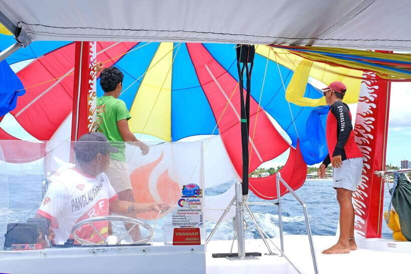 Panglao: Solo or Tandem Parasailing Experience near Alona - Safety First: Equipment, Life Jacket, and Who Should Skip It