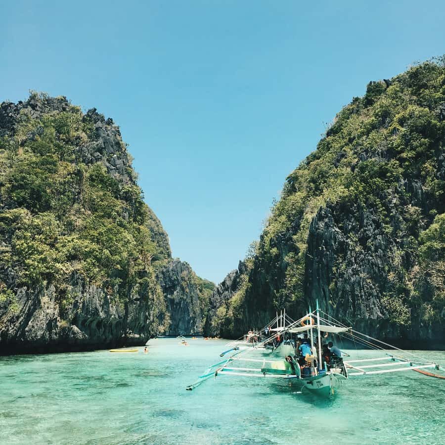 Private tour of the most outstanding beaches in El Nido - Big Lagoon: crystal-clear water and towering limestone vibes