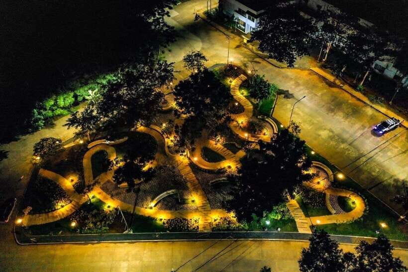 Puerto Princesa: Balayong People's Park with Dinner and Show - How the Night Starts: Pickup, Dinner in Town, Then the Park