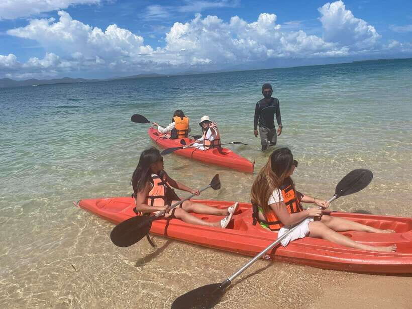 Puerto Princesa: Honda Bay Tour with Lunch - Starfish Island: starfish viewing in shallow water